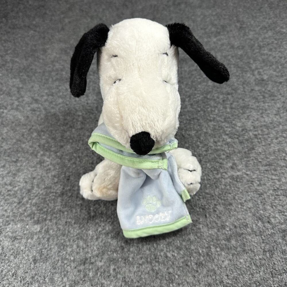Peanuts Snoopy Holding Blue Blanket Paw Plush Cedar Point Fair Stuffed Doll 10"